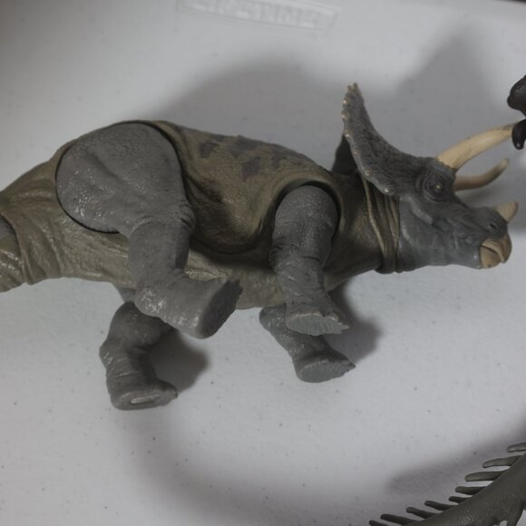 Lot of 4 Jurassic World Dinos: T-Rex, Triceratops Sound Strike, Dryptosaurus, St - Picture 9 of 9